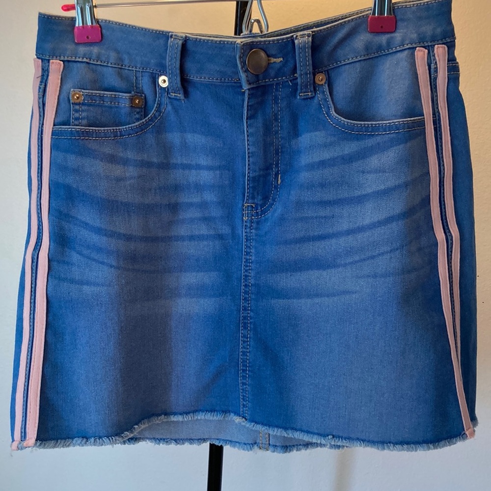 Light jean skirt with 2 pink stripes on the sides  Midrise size 9